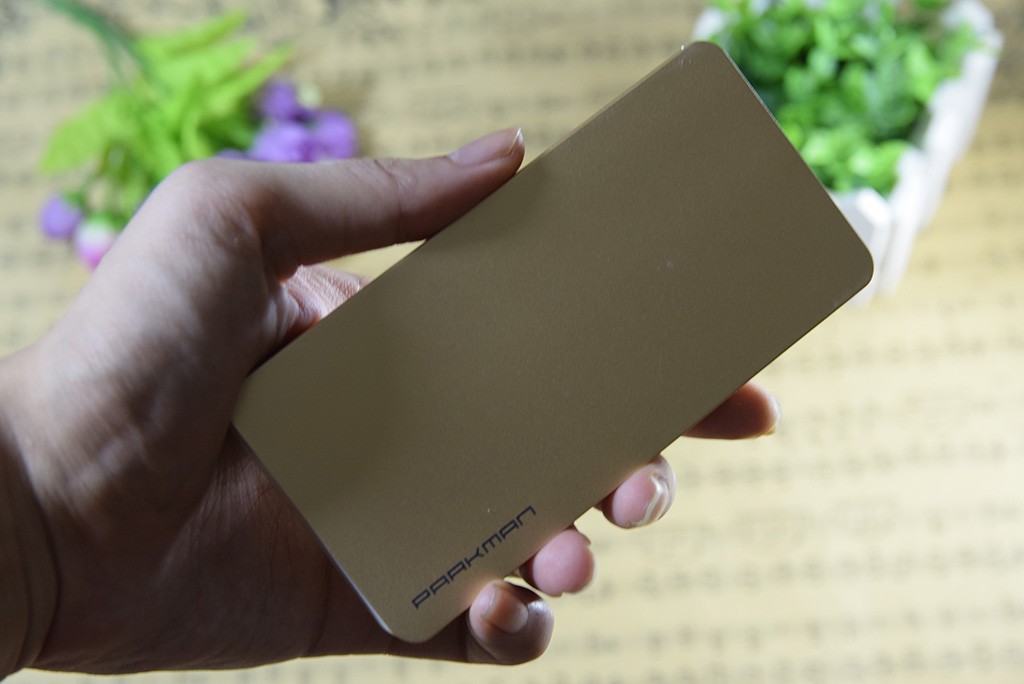 将土豪金装进口袋，和MacBookPro同工艺的必备神器