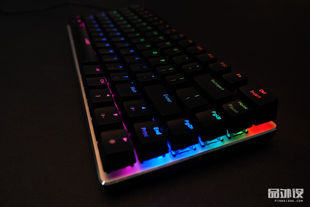 黑爵极客ak33怎么连接电脑,极氪黑爵背光键盘ak33怎么开灯