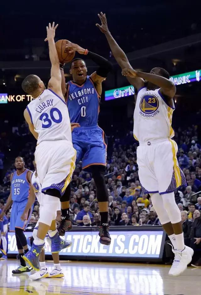 追梦格林童话球鞋,追梦格林的球鞋品牌叫什么