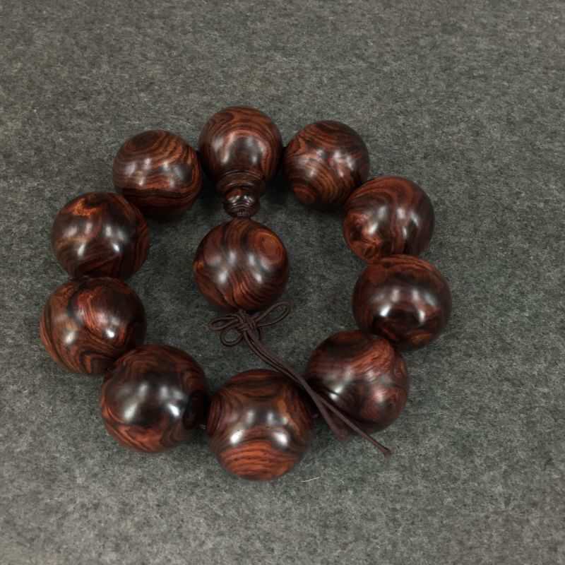 紫檀柳与黄花梨原木对比,紫檀柳木料和黄花梨