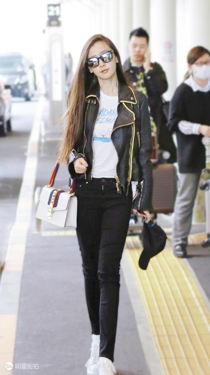 清新蓝PK清纯白，初夏你更爱哪个？