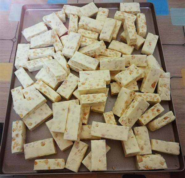 一次教你做5种口味的牛轧糖,在家做牛轧糖的方法没有模具