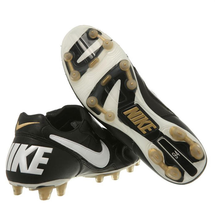 流行易逝经典永存——欧冠赛场上的顶级战靴