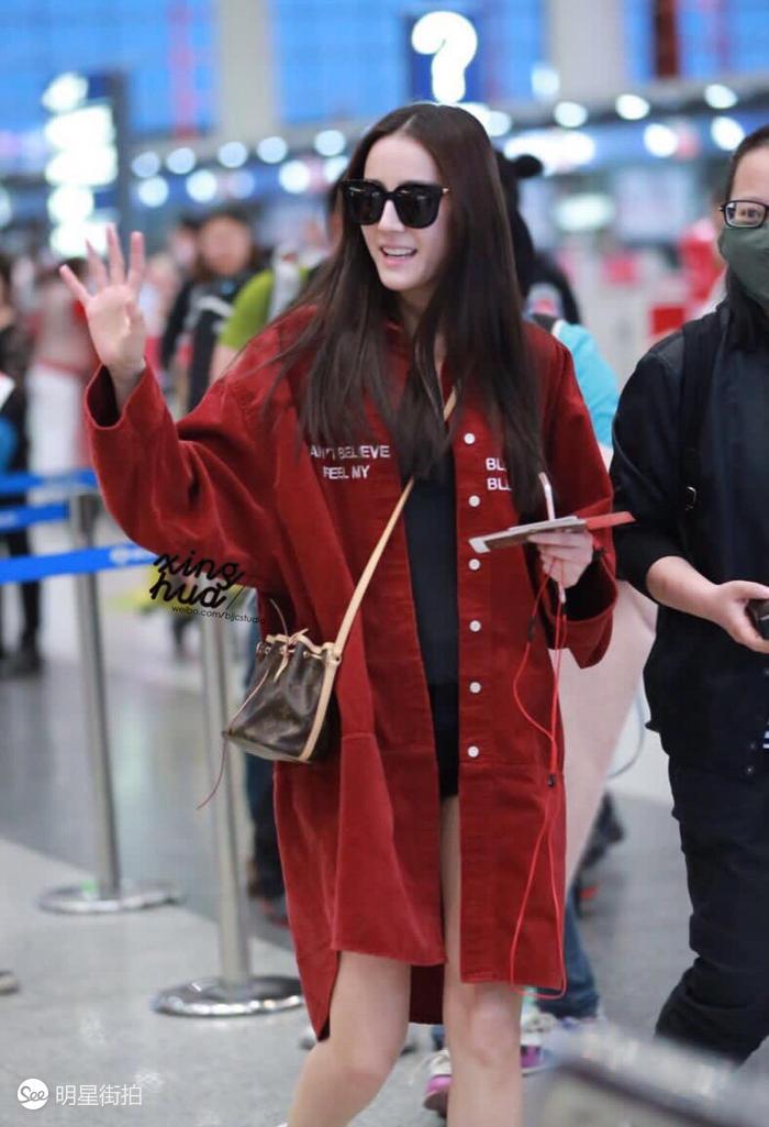 清新蓝PK清纯白，初夏你更爱哪个？