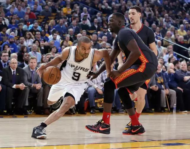 追梦格林童话球鞋,追梦格林的球鞋品牌叫什么