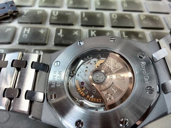 高端复刻表能看出来假的吗 (几百块的复刻表是真的吗)