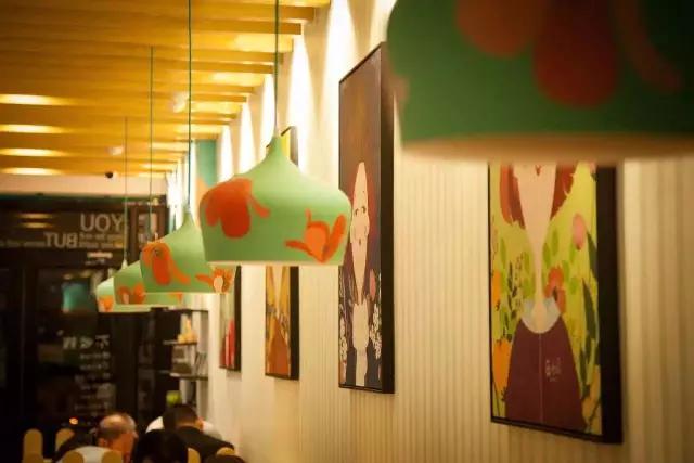 她卖了所有家产，花400万做了一家面馆，洗碗阿姨都有股份