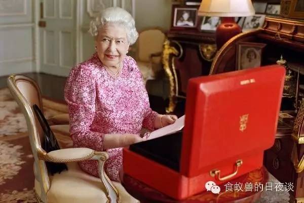 女王同款包包,做不了公主梦要有女王心