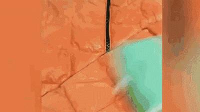 警花帮办｜羽绒服脏了不用洗，抹点这个，比洗了还干净！