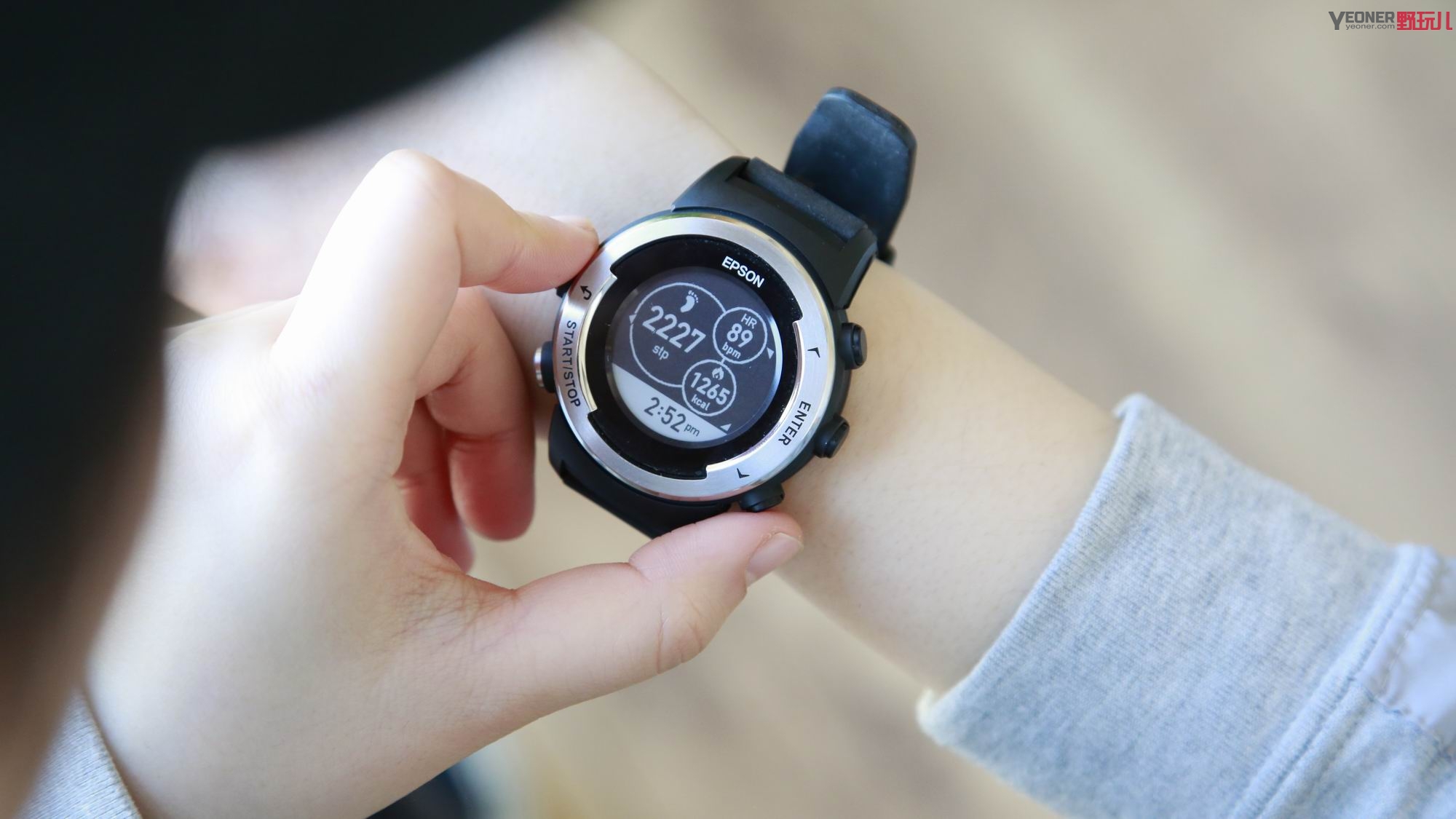 epson运动手表评测,这是我见过最帅气的手表