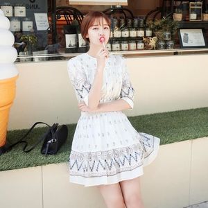 五一帮你搭：吊带裙PK碎花裙，去海边你更爱哪个？