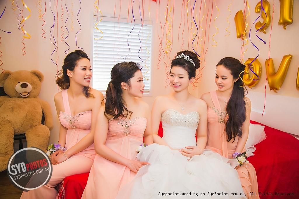 伴娘主持堵门开场白,伴娘堵门伴郎的回答