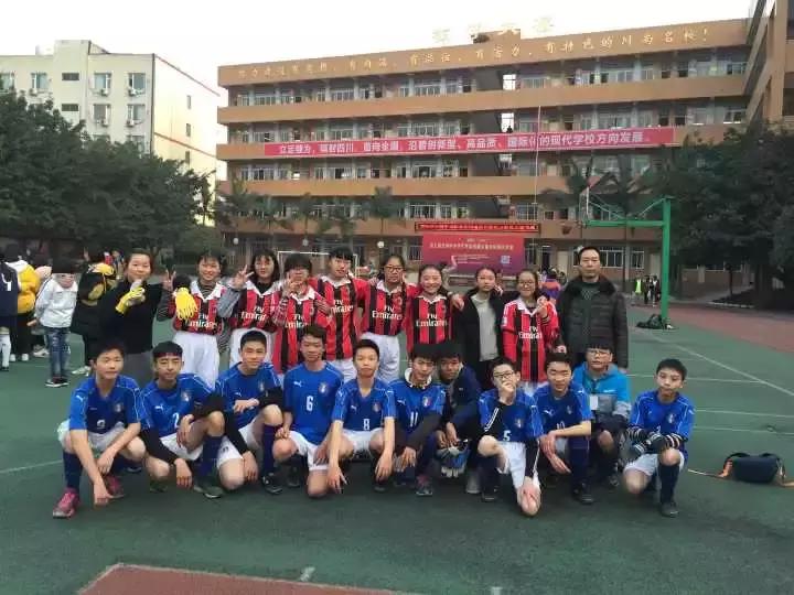 英姿飒爽绿茵场足球赛,绿茵战场足球