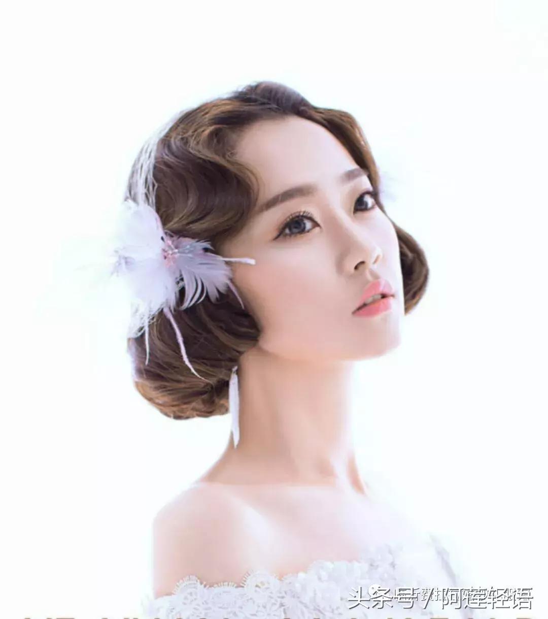 临沂这家店订购婚纱礼就赠送婚礼跟妆！还有定制充电宝赠送哦