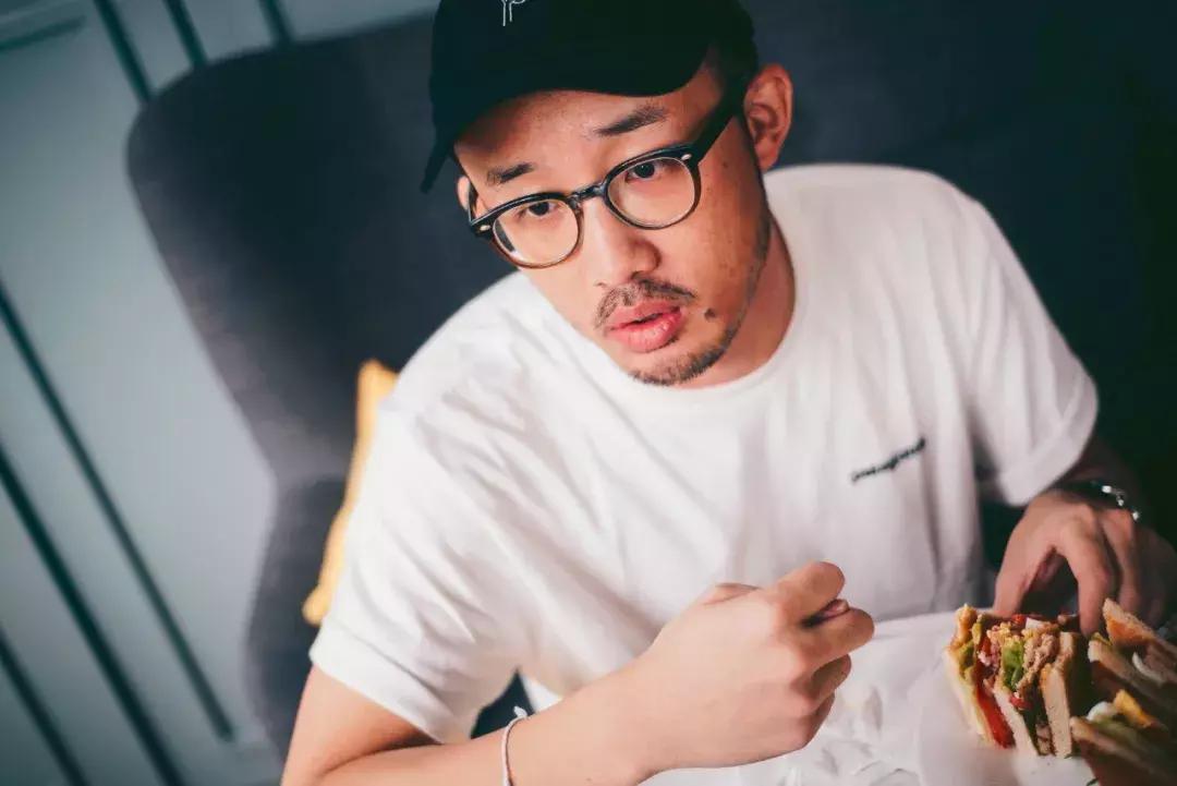 小强蜀熟:我的头像背后,有个厂牌叫饭没劲特派队