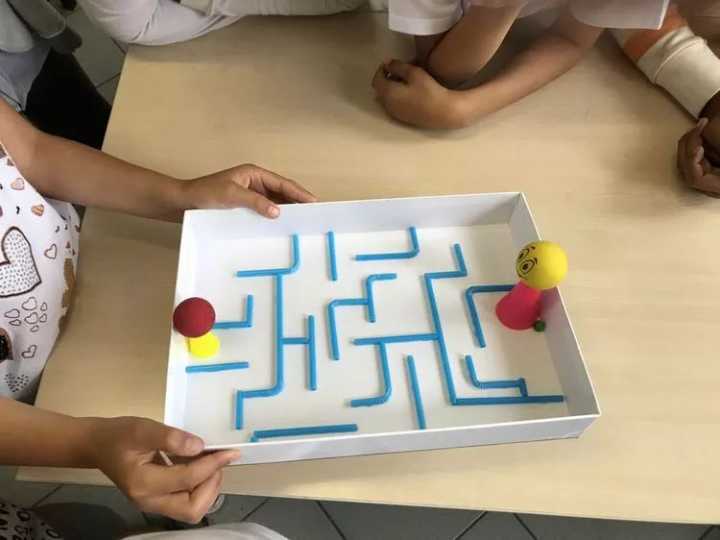 用快递盒做游戏机,快递箱子怎么做