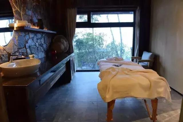 一城一色の人有德行，如水至清-德清