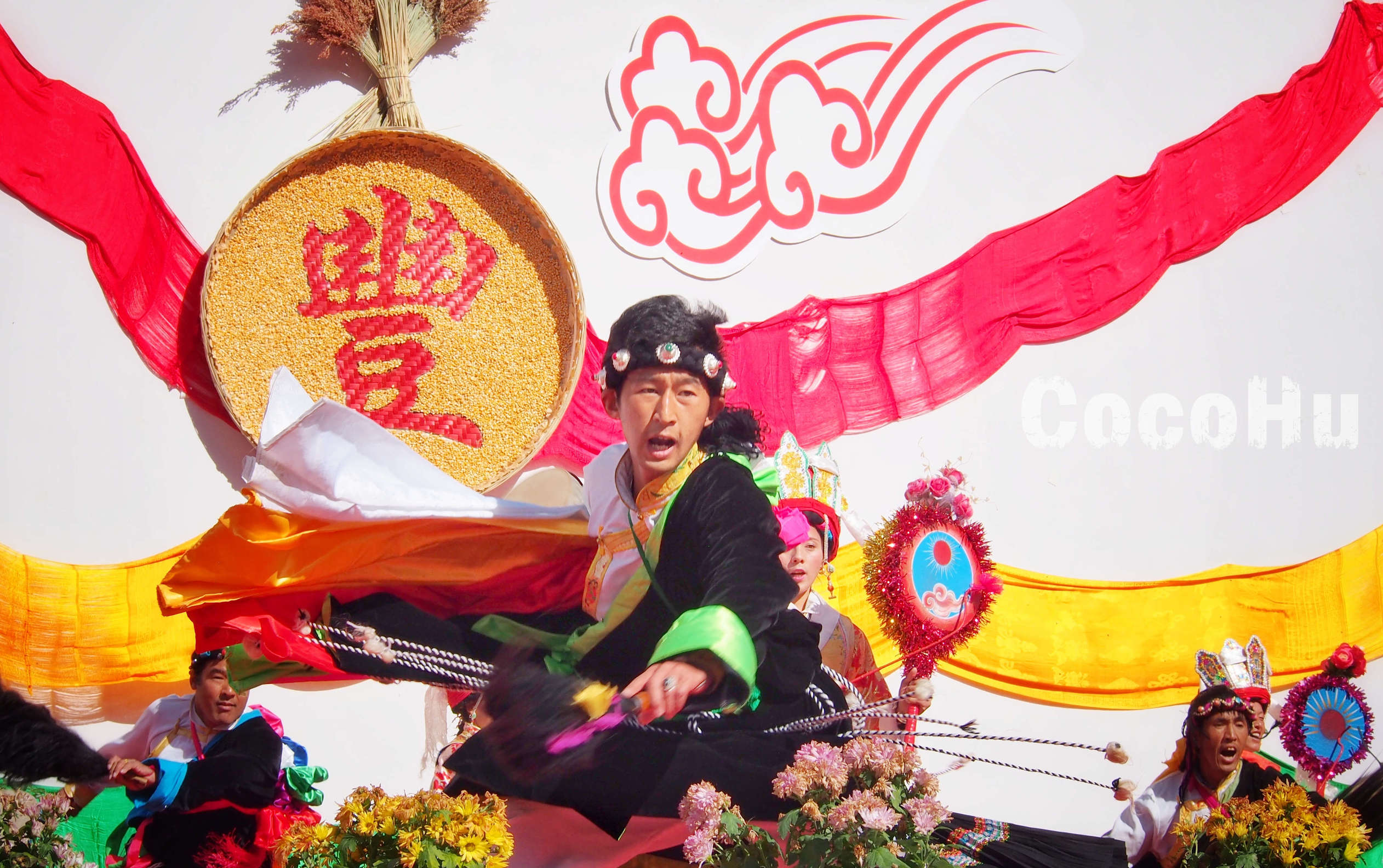 欢歌热舞美食美酒亲历云南维西丰收节