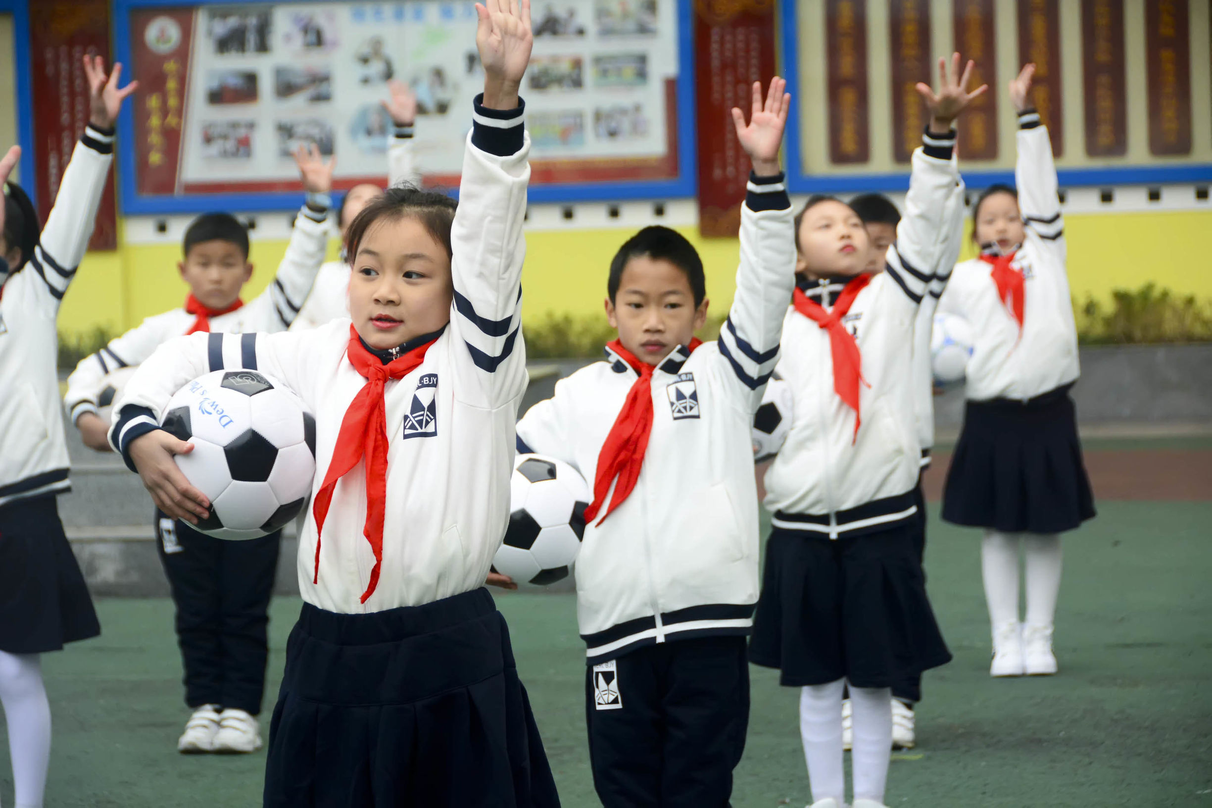 红山区第17小学足球啦啦操,三小校运会啦啦操