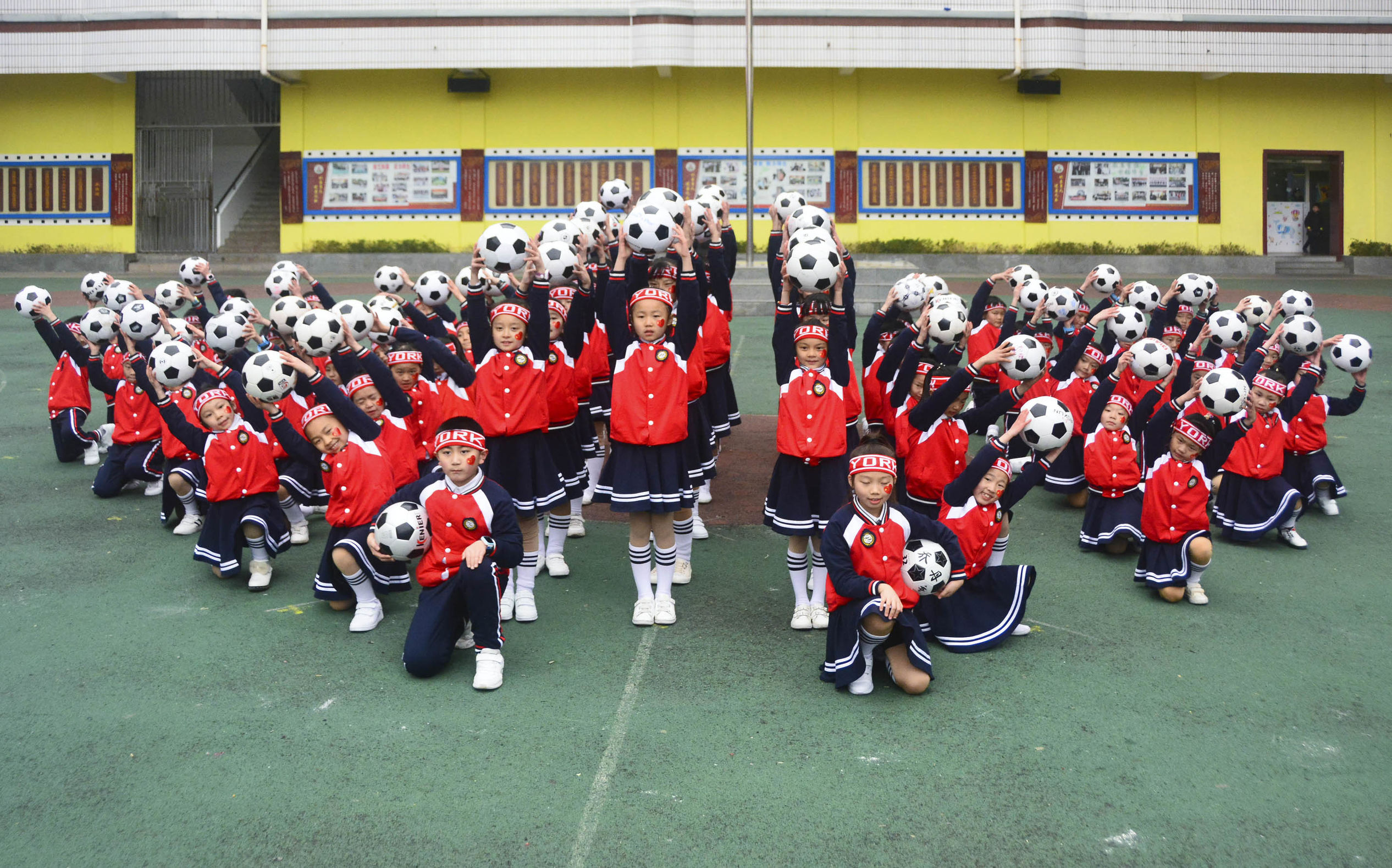 三小校运会啦啦操,巴中市巴州区三小足球操