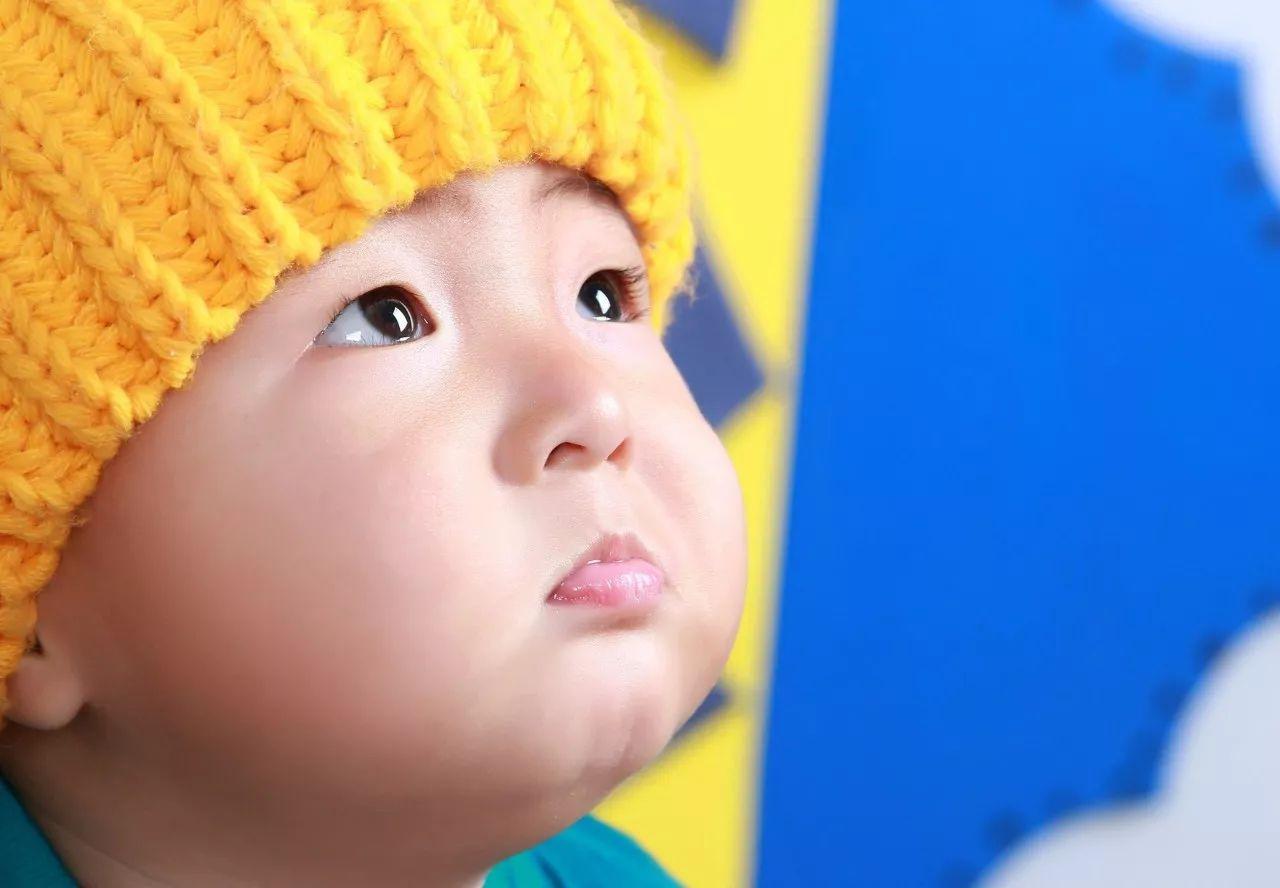 产后恢复难？这位宝妈竟然靠喂母乳塑造了S型身材