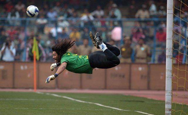 门将任意球,德国传奇门将脚法图解