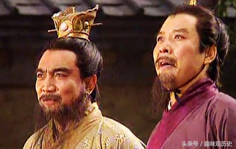 三国演义吕布为何被酒色所伤,三国历史上吕布人品