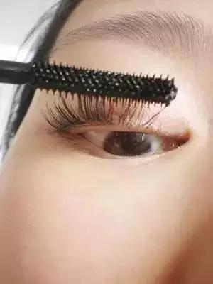 睫毛膏正确刷法，90%的人都刷错了！