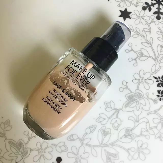 轻薄、舒适、不脱妆的粉底测评