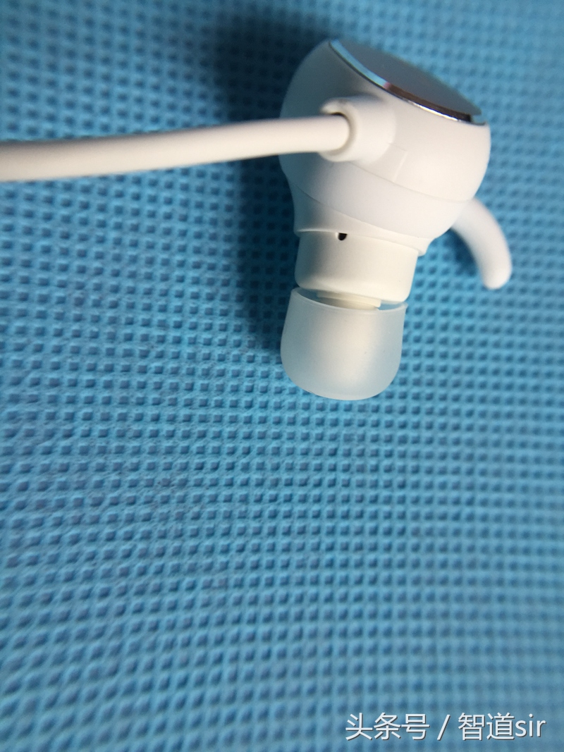 歌星在你耳畔—QCYQY19蓝牙耳机