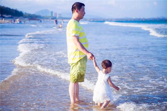 带着一家子来海边,带着一家子去旅游