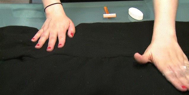 黑色裤子粘毛怎么洗能彻底解决,黑色裤子粘毛妙招巧解决