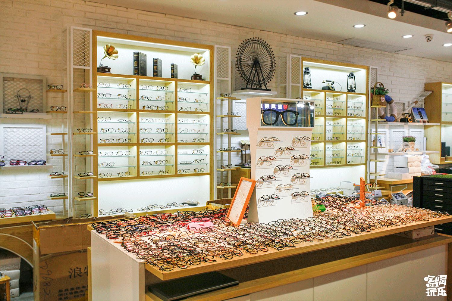 长沙哪里有卖眼镜框的,长沙哪里有卖眼镜