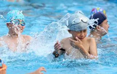 昆明室内游泳馆攻略,昆明世纪金源游泳馆收费多少钱