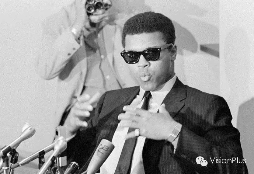 如果要推荐一副100年不会过时的百搭墨镜，我选这支雷朋~|Wayfarer专题