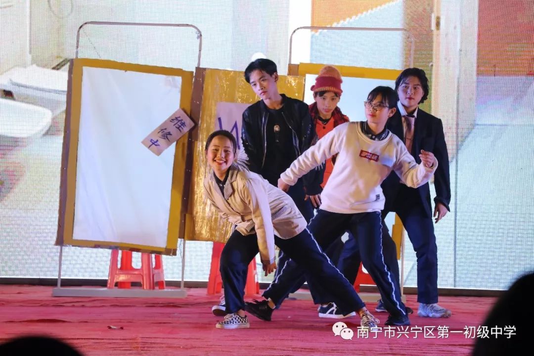 瀛︽牎涓嶅繕鍒濆績鐗㈣浣垮懡娲诲姩鎶ラ亾,涓嶅繕鍒濆績鏍″洯瑙嗛