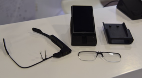 枭龙科技CES发布三款AR新品，其中最轻的AR眼镜仅30克