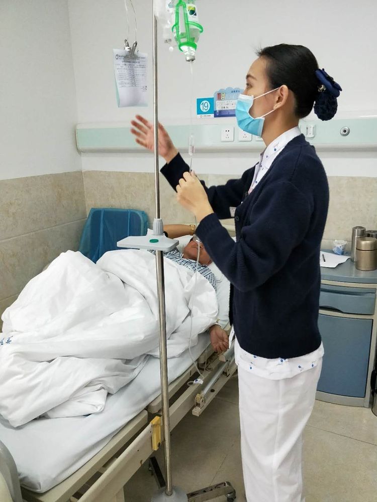 三亚市人民医院强还是中心医院好,三亚人民医院排名榜