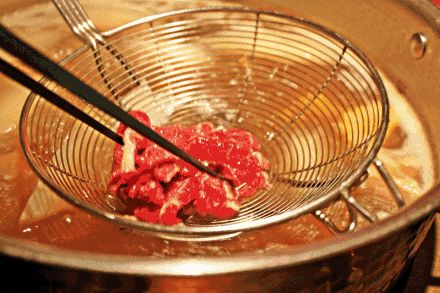 你就像那冬天里的一把火，浓浓汤底温暖了我～冬日暖锅合集来了！