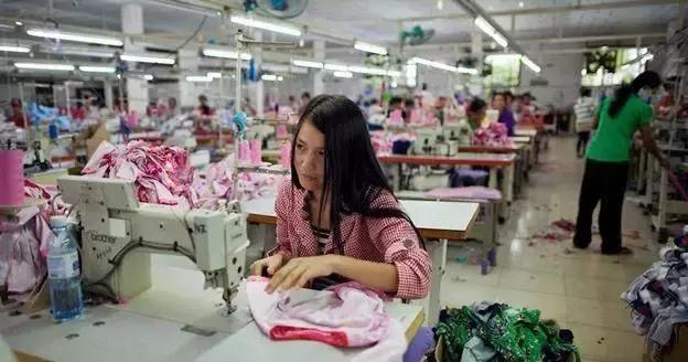 深圳服装档口现状,线下店铺太贵了