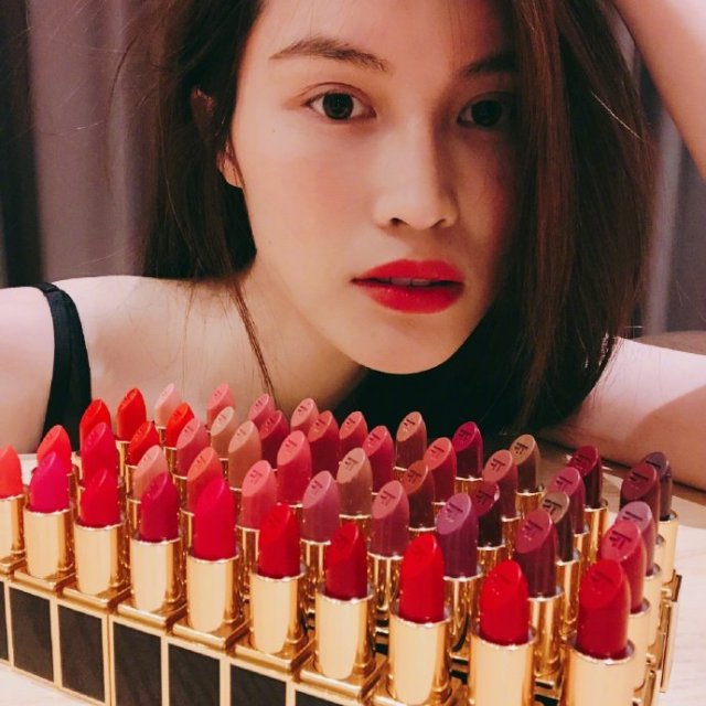 女人必买的10种口红颜色,四种类型的女人怎么选