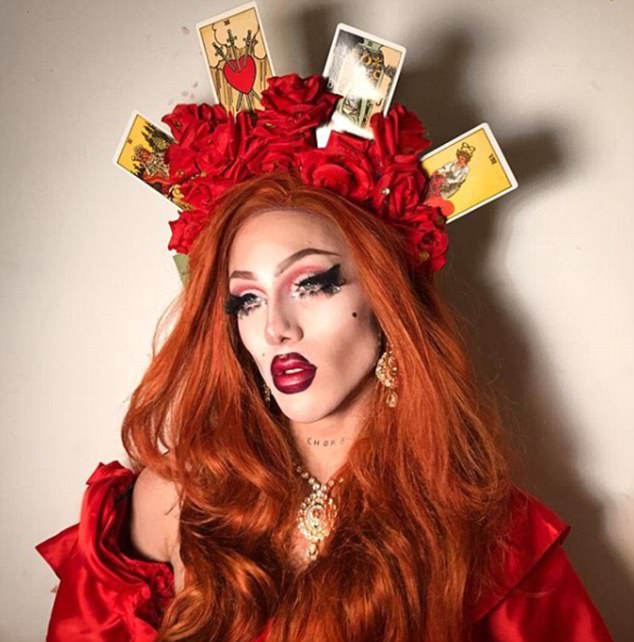 英国奇葩伪娘化妆大师：每天变换风格356天不重样