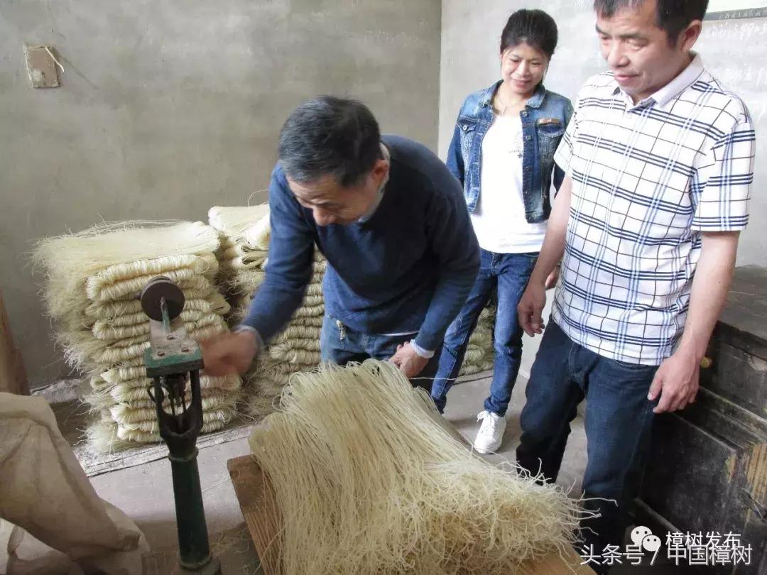 江西樟树炒米粉,樟树地道美食冻粉