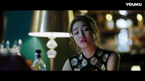 前任3郑恺撩妹被女友发现,郑恺不愧是前任3的搞笑担当