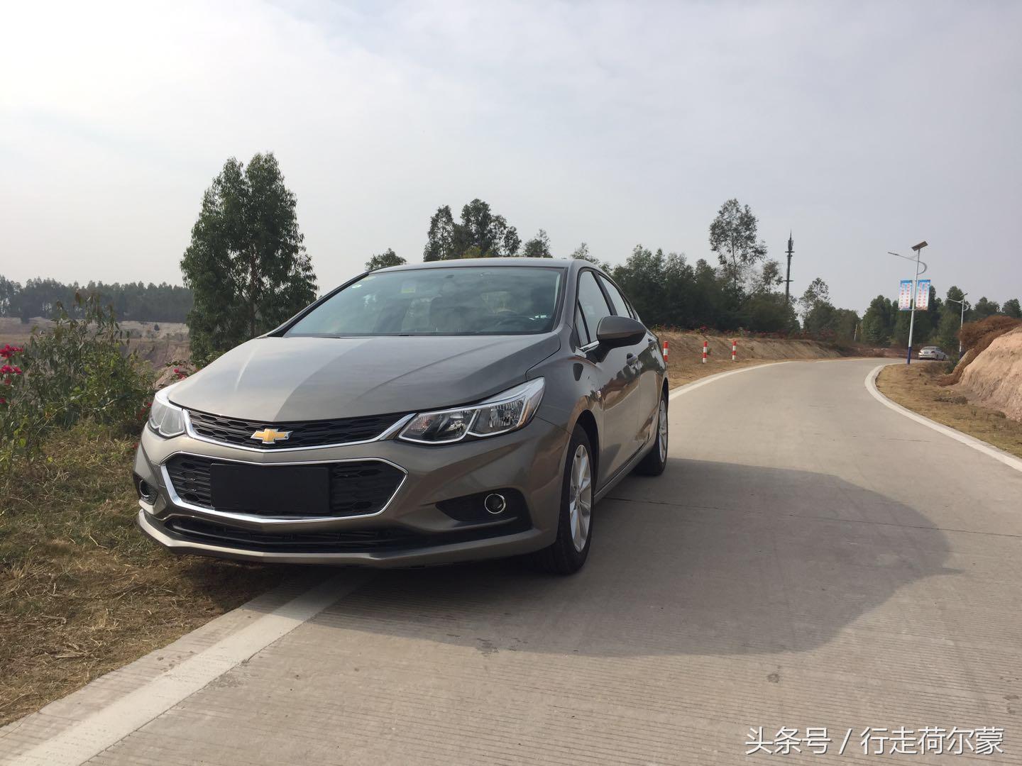 平均油耗5.3l每100km,平均油耗5.9算高吗