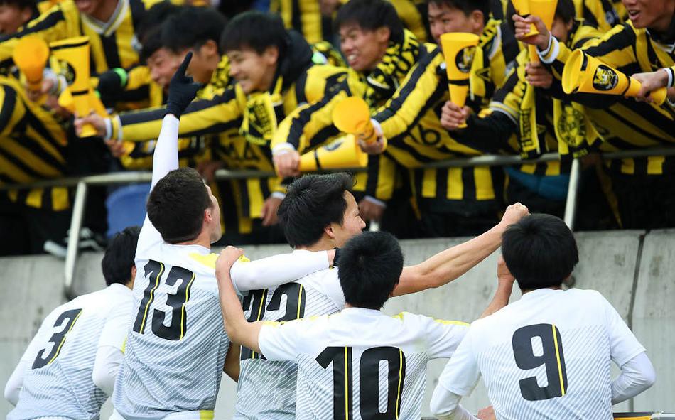 原来足球小将是真的!别人家的校园足球再度刷屏