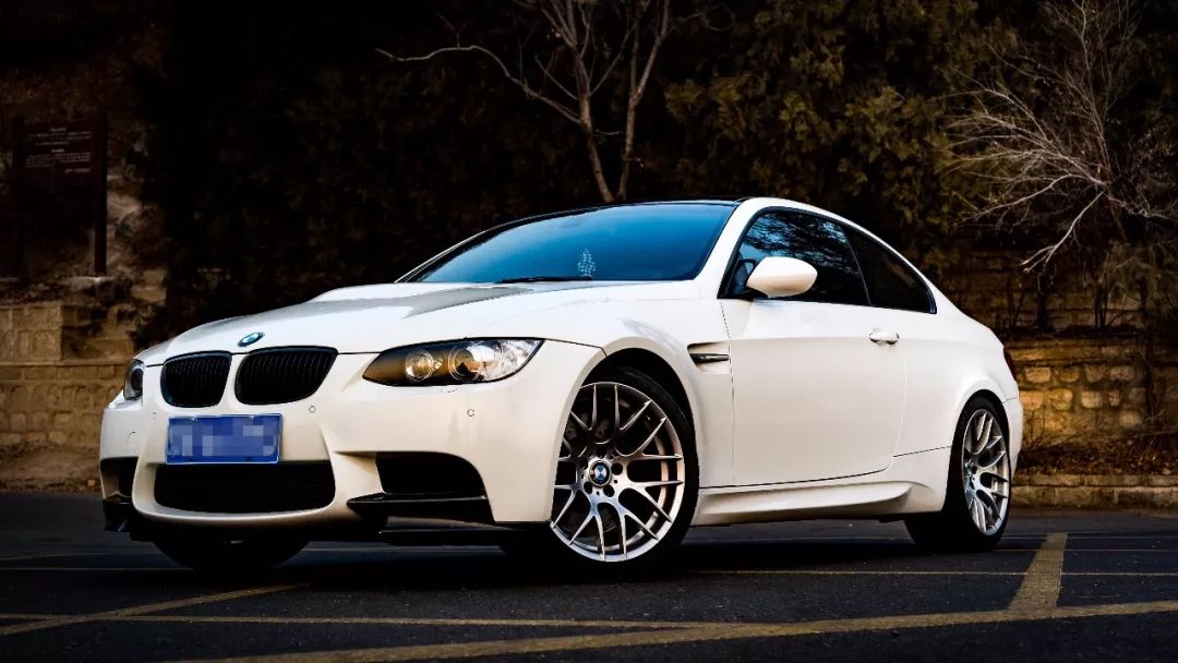 吱道不知道,v8绝唱宝马m3