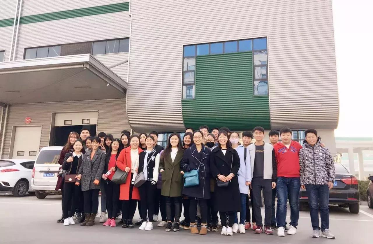 郑州耿直大妞美国开店,包下机舱,签了48个世界知名母婴品牌代理