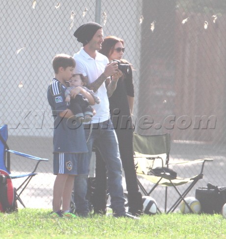 布鲁克林O型腿严重致身高成迷，妹妹小七可要负责到底