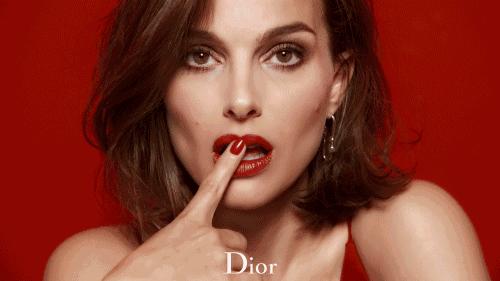 新年饭局、走亲访友，你需要这样一支气场开运口红！